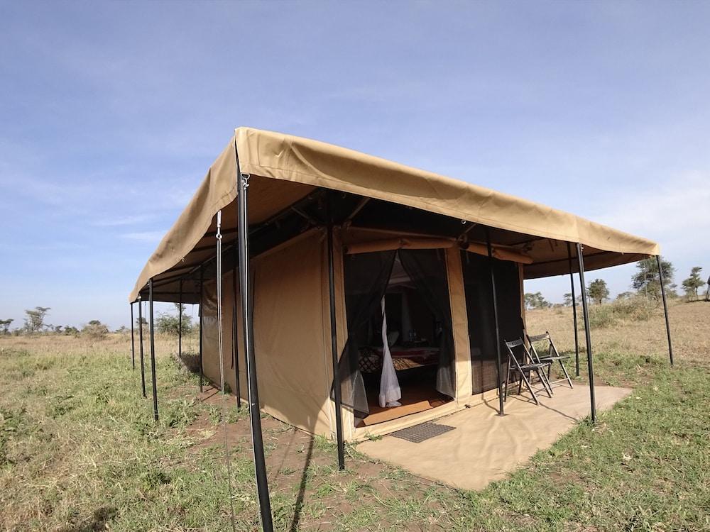 Serengeti Wildebeest Camp Hotel Buitenkant foto