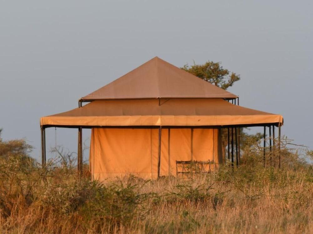 Serengeti Wildebeest Camp Hotel Buitenkant foto