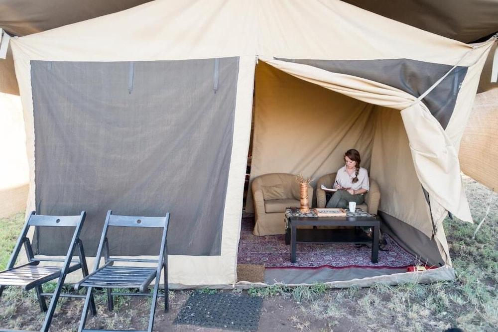 Serengeti Wildebeest Camp Hotel Buitenkant foto